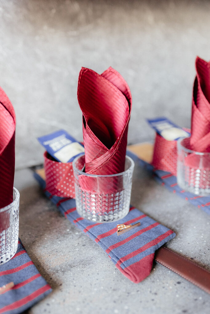 wedding gifts for groomsmen