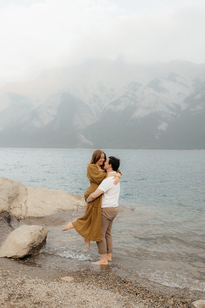 Lake Minnewanka couple session in Banff, Alberta